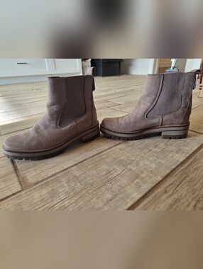 Timberland Women's Chelsea Ankle Boots in Taupe Brown